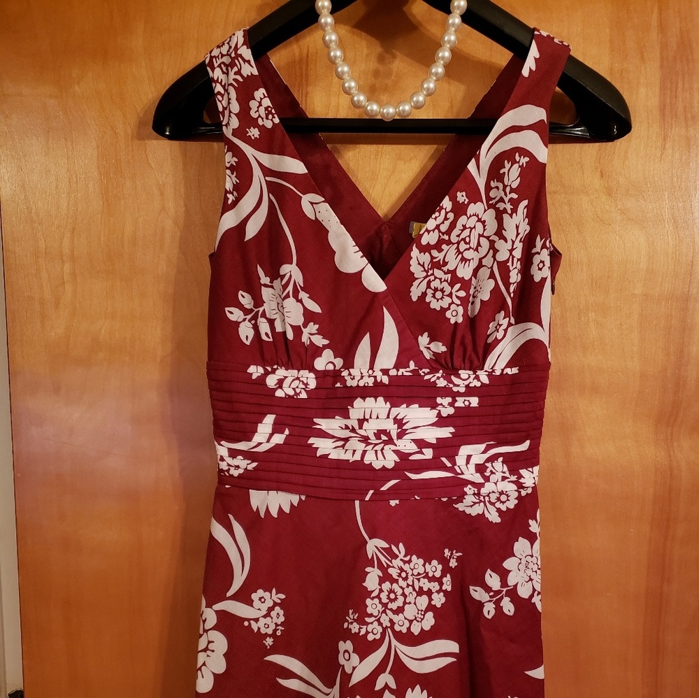 Ann Taylor burgundy/cream floral dress size 0